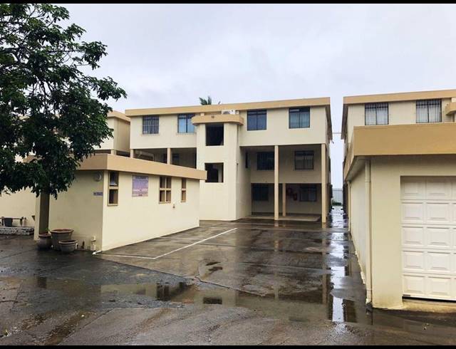 3 BEDROOM APARTMENT FOR SALE IN MARGATE BEACH